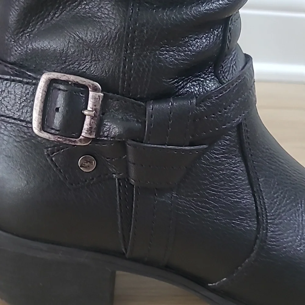 Nurture Knee High Black Leather Boots Size 9